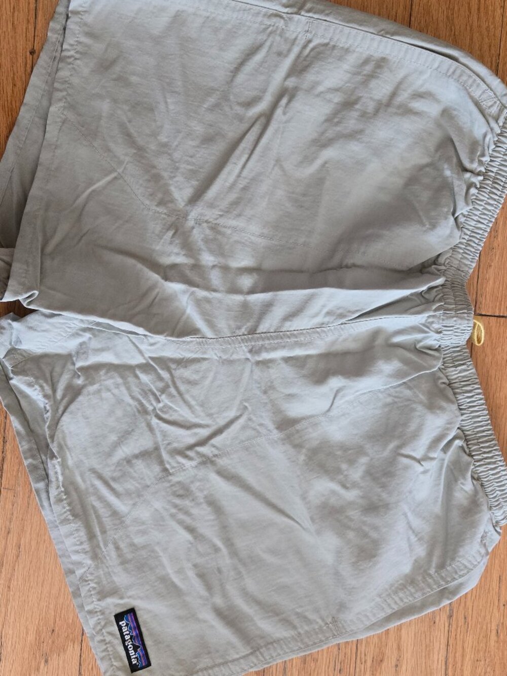 Patagonia Mens Baggies 5 Inch Shorts Sage Green Size Medium Swim Hike Gorpcore